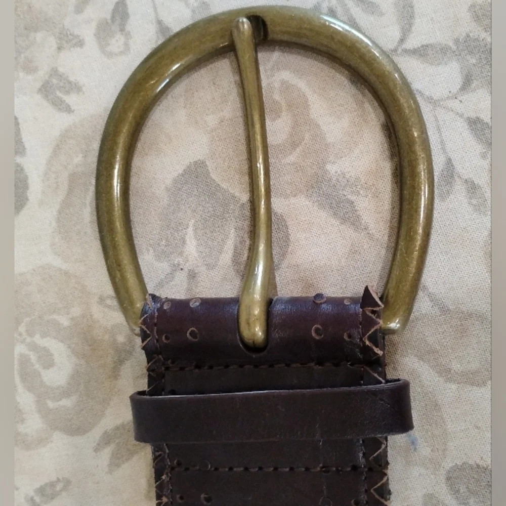 LARGE HYDE COLLECTION LEATHER BELT